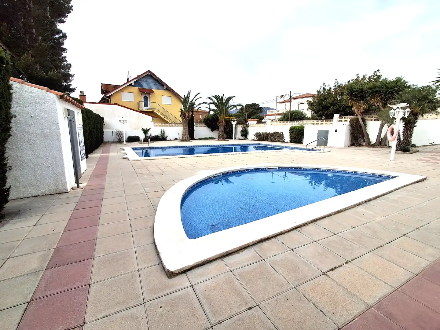 Schwimmbecken von Erdgeschoss zum Verkauf in Mont-roig del Camp mit Klimaanlage, Privatgarten und Möbliert