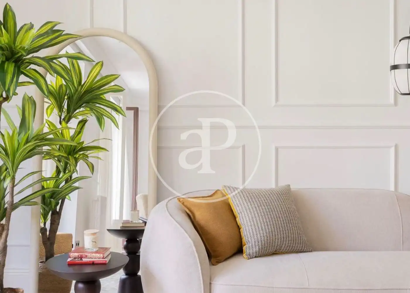 Living room of Flat for sale in Madrid  with Air Conditioner, Heating and Storage room