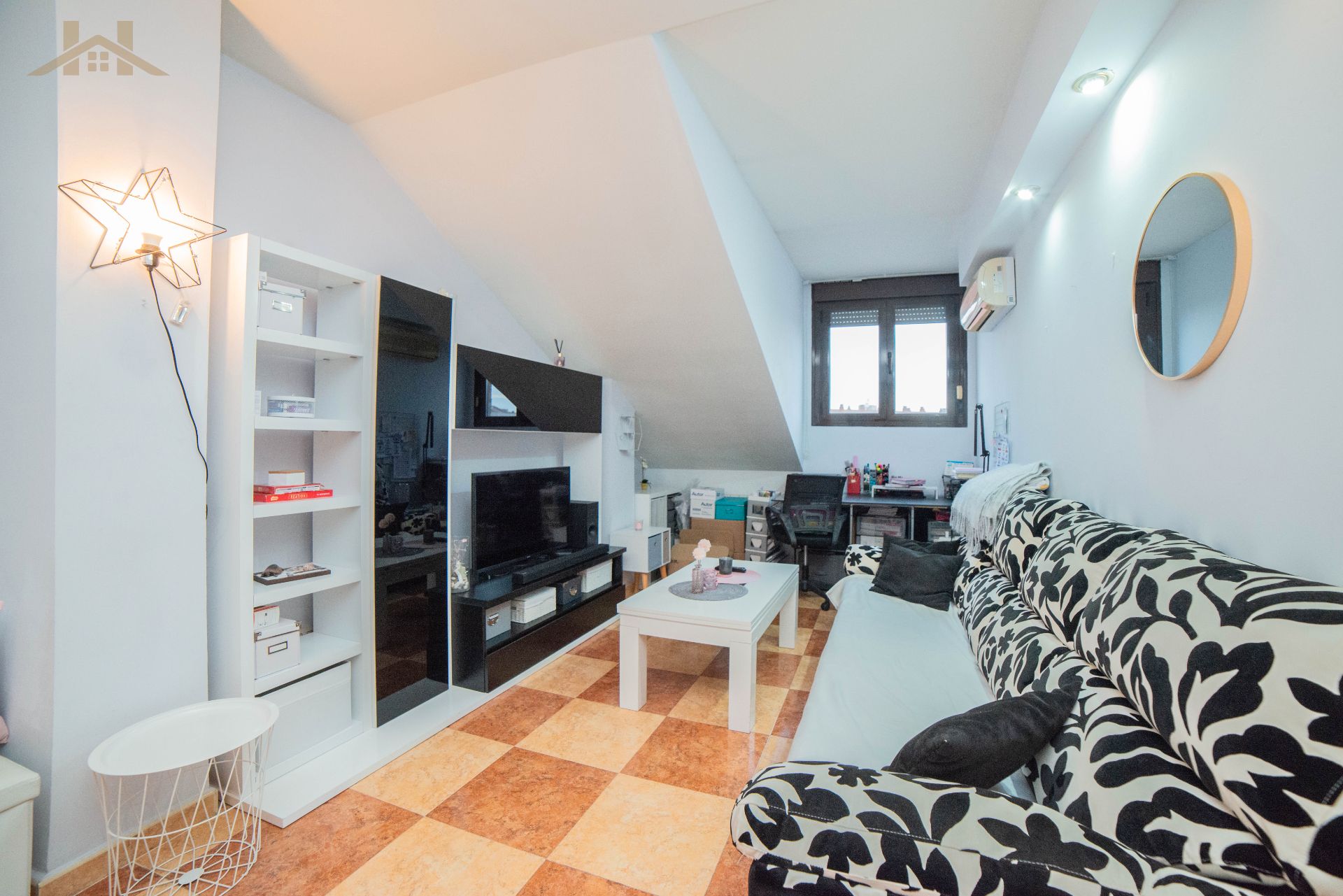 Living room of Flat for sale in Fuenlabrada  with Air Conditioner and Heating