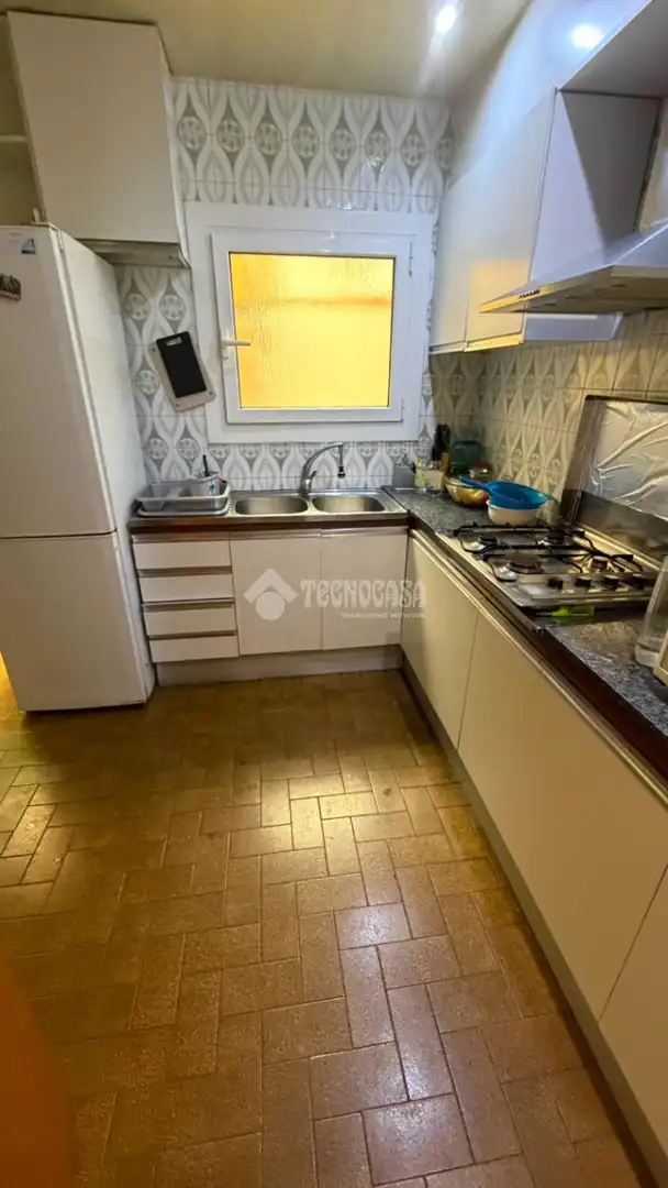 Cocina de Piso en venta en Barcelona con Calefacción y Balcón