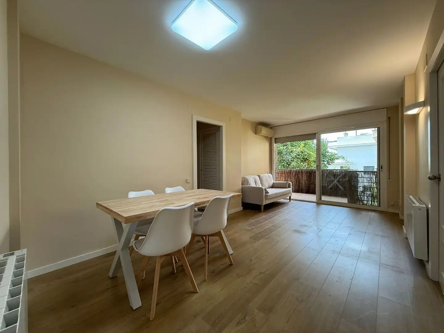 Balcony of Flat for rent in Sant Cugat del Vallès  with Air Conditioner, Heating and Parquet flooring