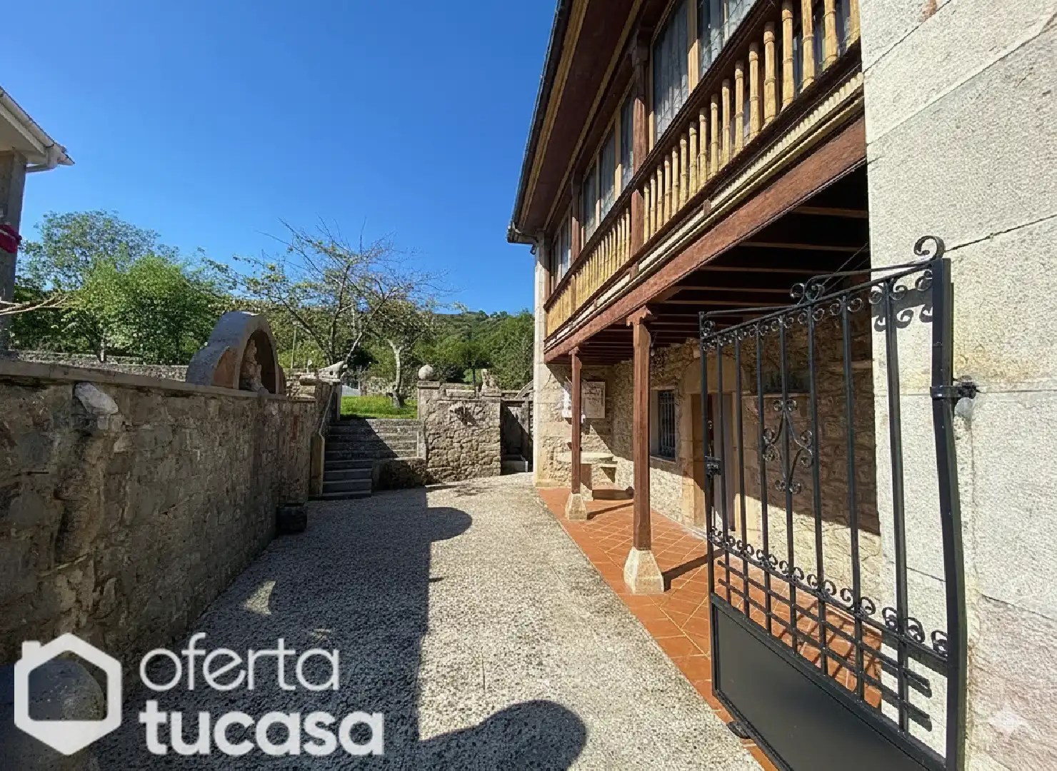 Vista exterior de Piso en venta en Cabrales con Jardín privado y Amueblado