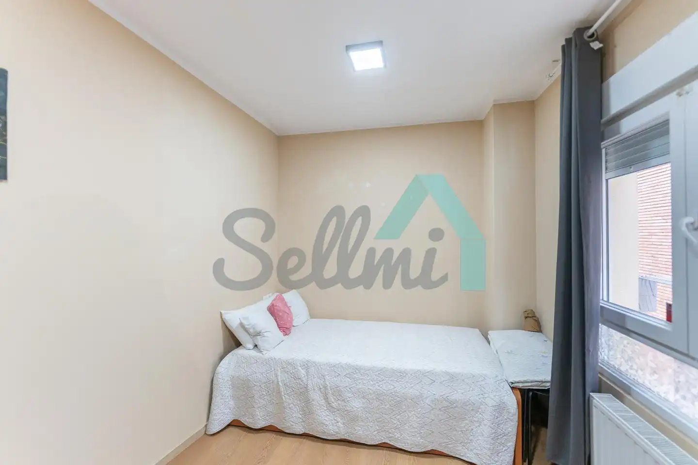 Schlafzimmer von Erdgeschoss zum Verkauf in Aller mit Heizung