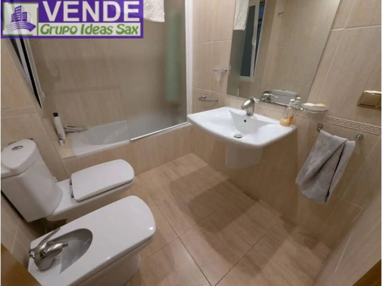 Badezimmer von Dachboden zum Verkauf in Elda mit Heizung, Terrasse und Möbliert
