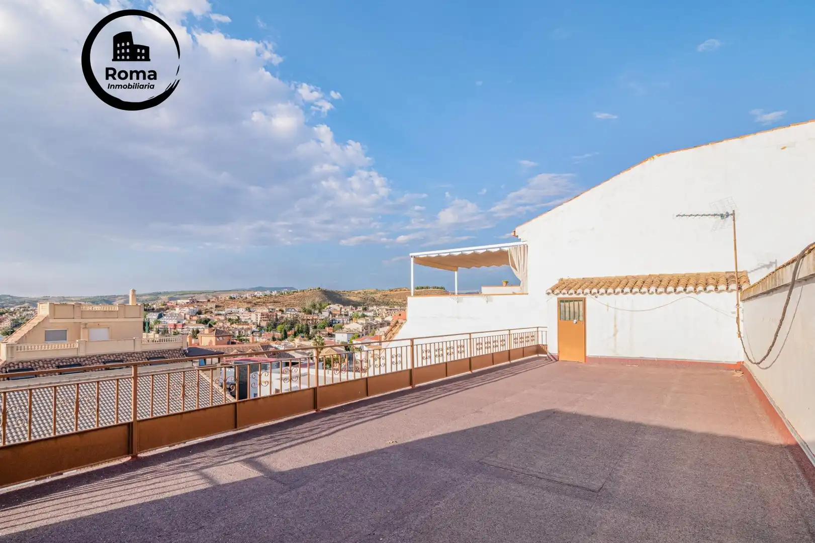 Casa amb terrassa en venda a Barrio de la Vega, imagen 45