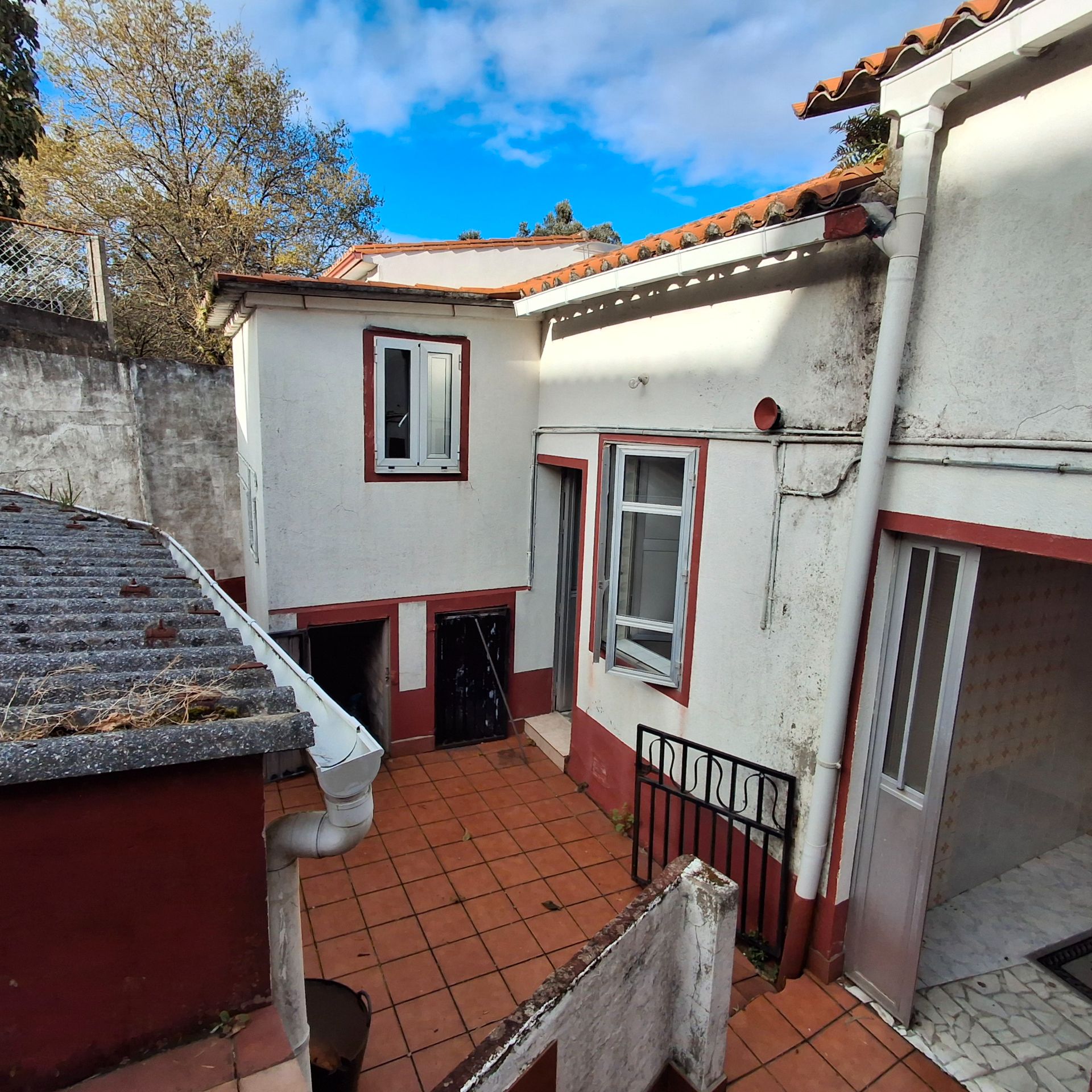 Vista exterior de Casa o xalet en venda en Boiro amb Jardí privat, Terrassa i Traster