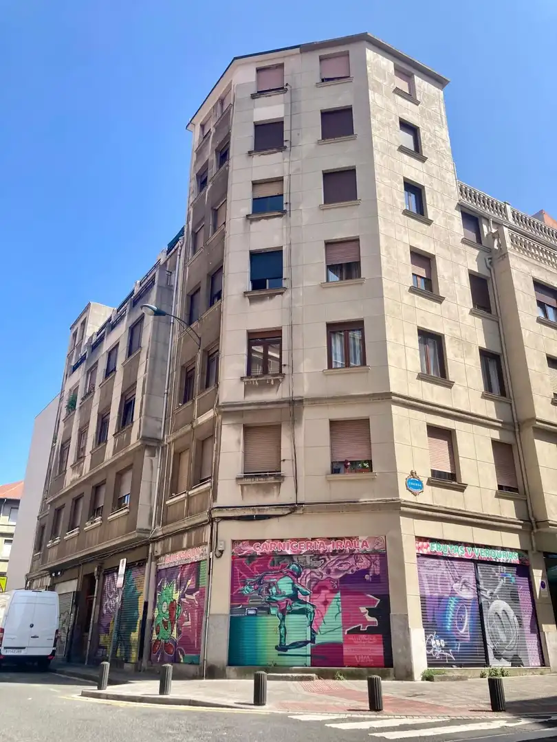 Exterior view of Flat for sale in Bilbao   with Heating, Terrace and Furnished