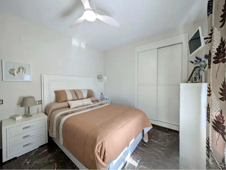 Schlafzimmer von Wohnung zum Verkauf in Linares mit Klimaanlage, Heizung und Balkon