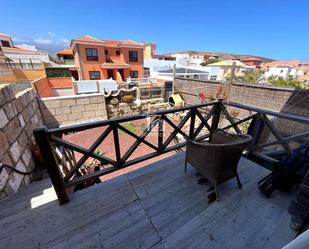 Vista exterior de Pis en venda en Granadilla de Abona amb Jardí privat, Terrassa i Moblat