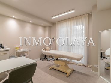 Local comercial en venta en Les Corts