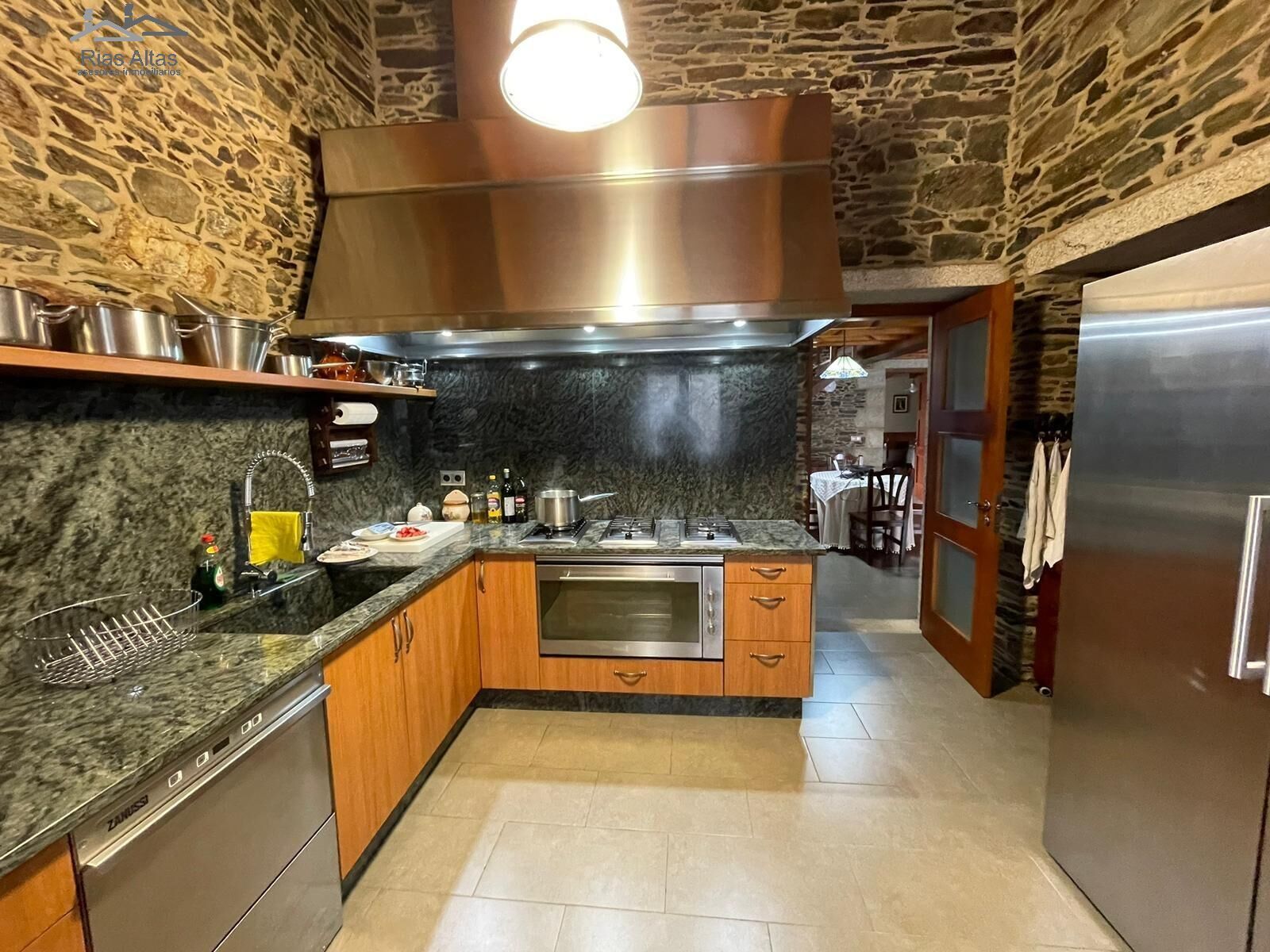 Cocina de Casa o chalet en venta en Ordes con Calefacción, Jardín privado y Trastero