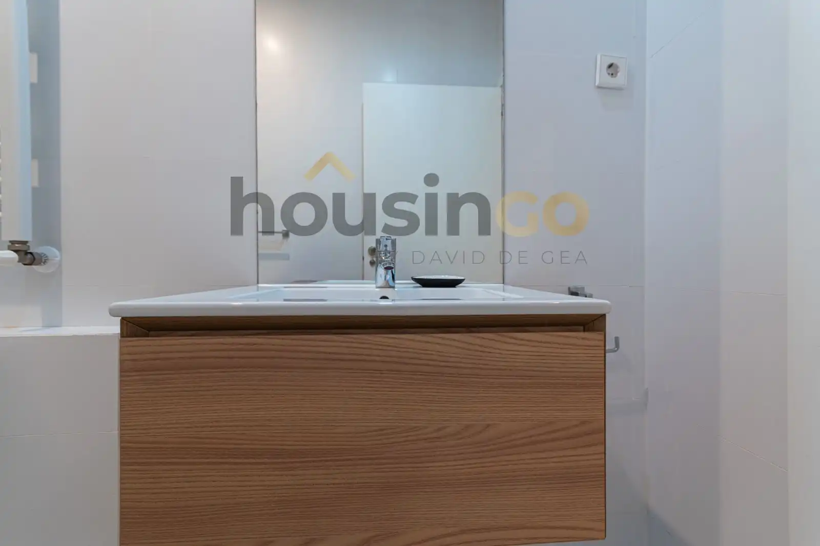 Bathroom of Flat for rent in Madrid  with Air Conditioner, Heating and Furnished