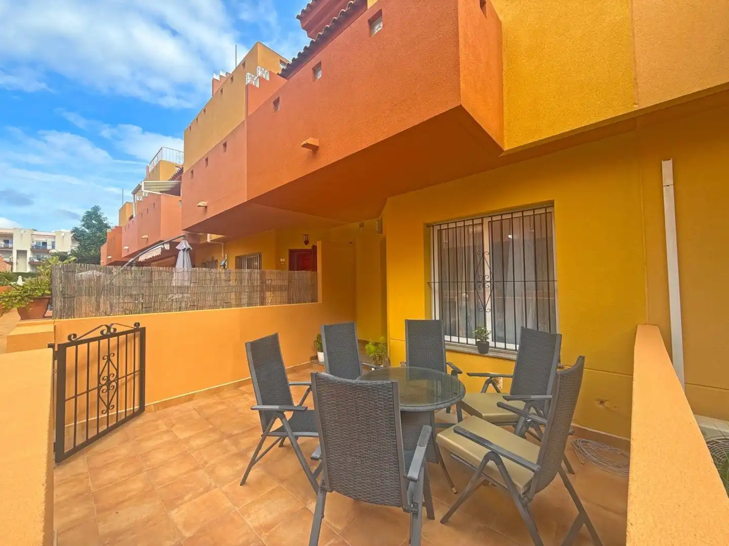 Maison mitoyenne avec piscine à vendre à Cabo Roig