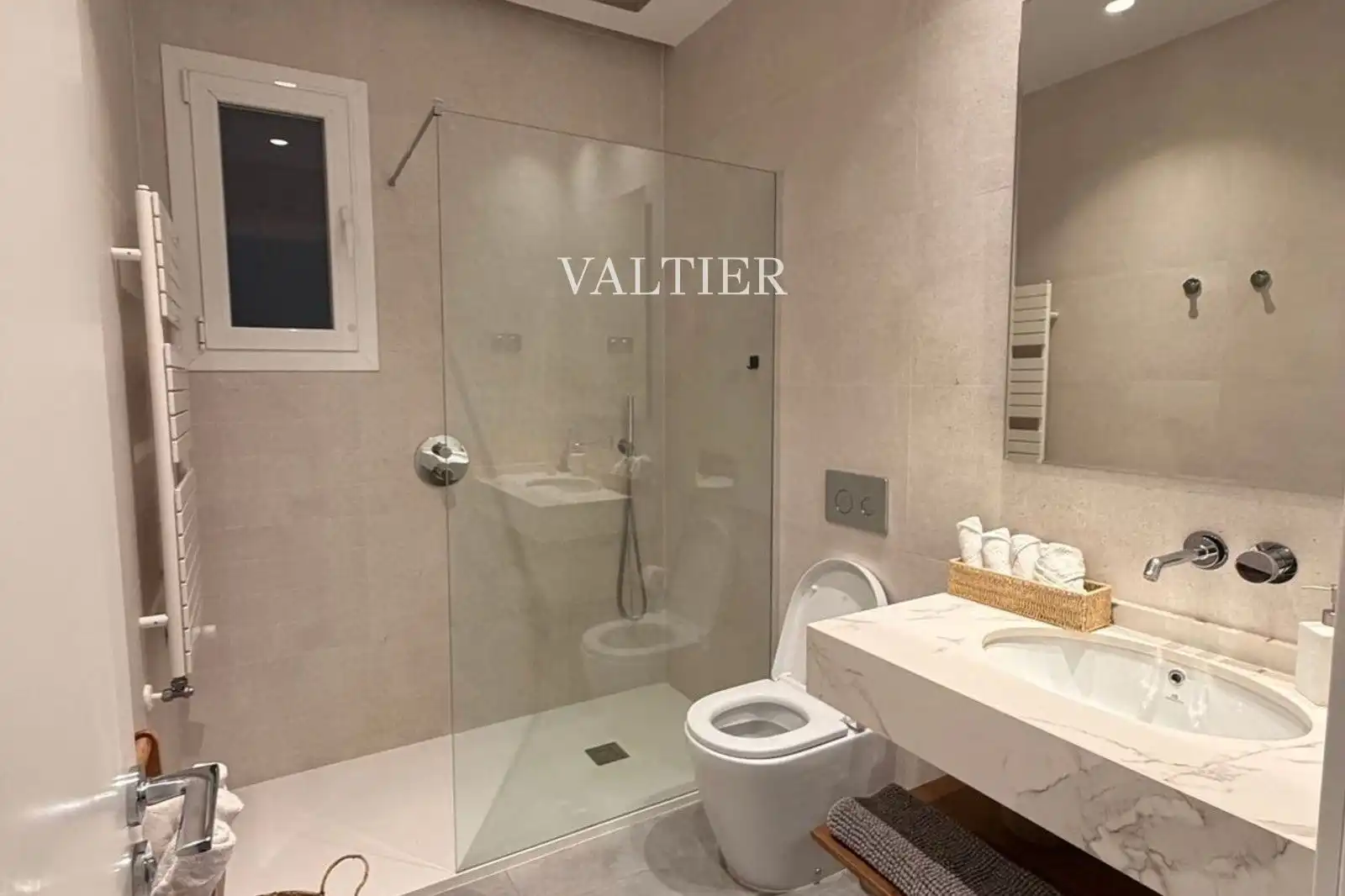 Baño de Piso de alquiler en Madrid con Aire acondicionado, Terraza y Trastero
