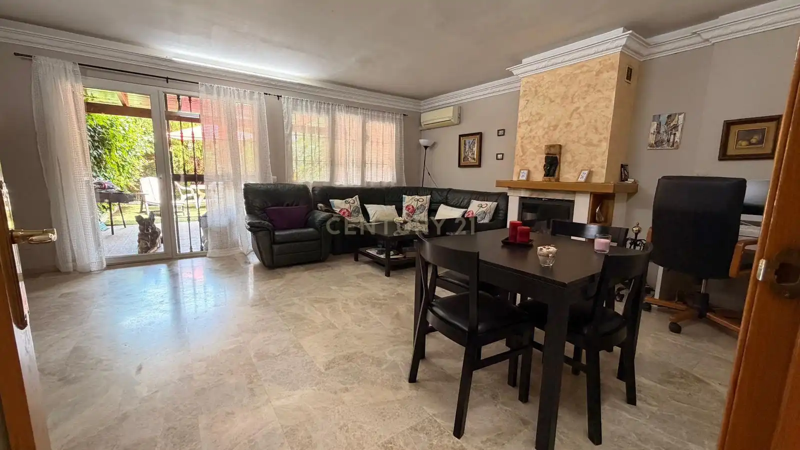 Living room of Detached homes for sale in Málaga  with Air Conditioner, Storage room and Swimming Pool
