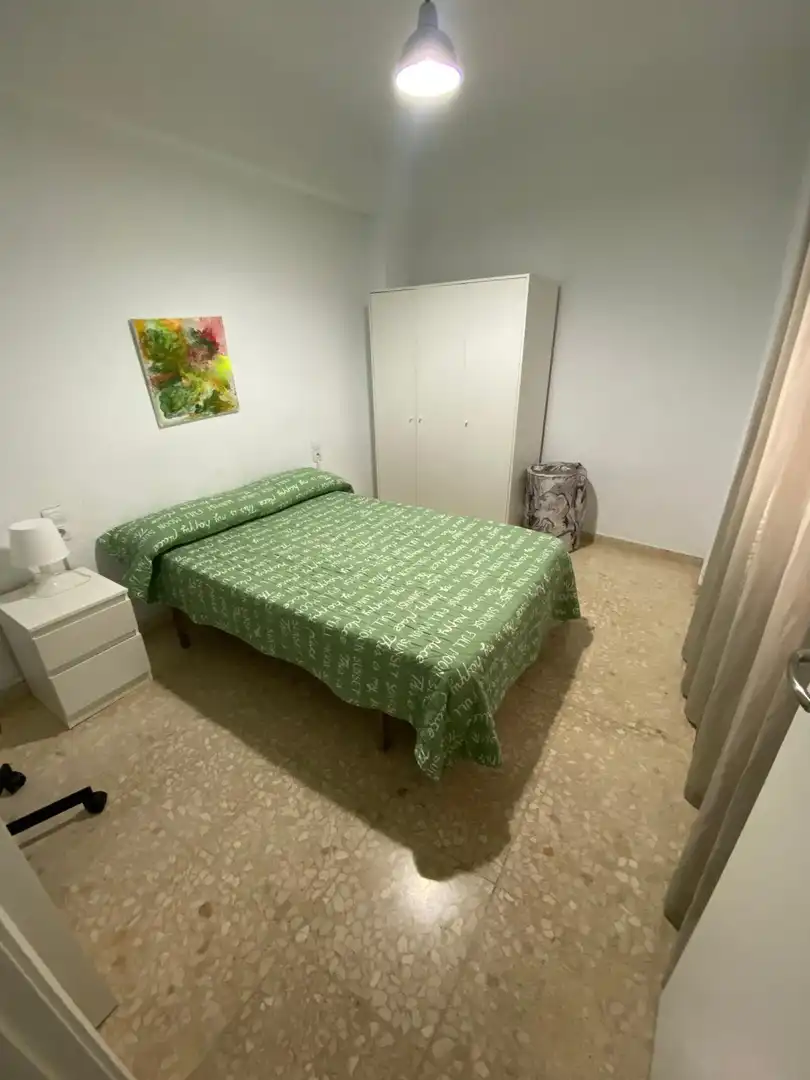 Habitación de Piso de alquiler en Sevilla con Aire acondicionado, Calefacción y Amueblado