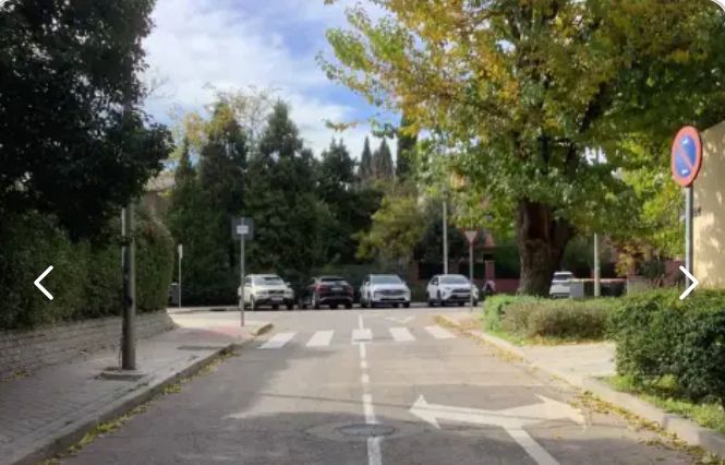 Vista exterior de Casa o xalet en venda en  Madrid Capital amb Jardí privat, Piscina i Moblat