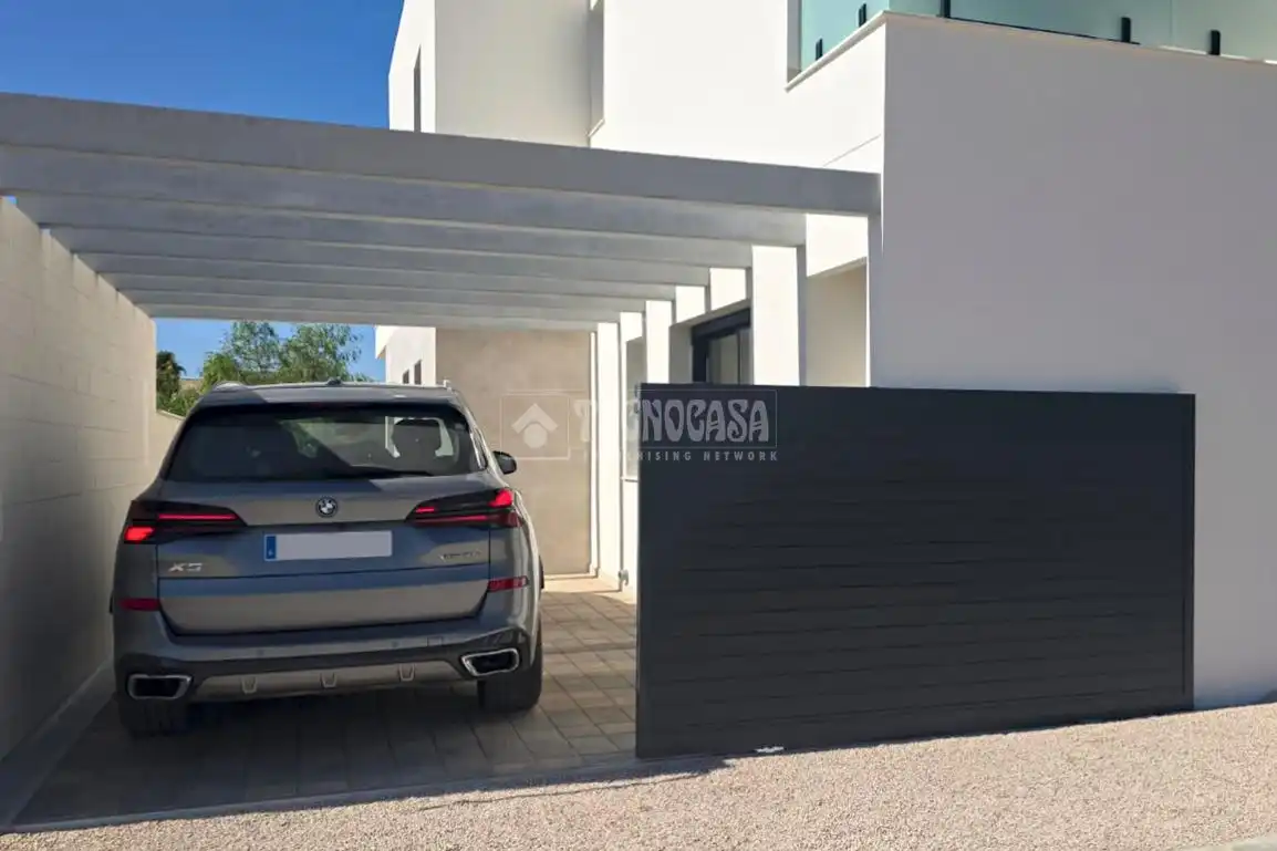 Aparcament de Casa adosada en venda en Vera amb Jardí privat, Terrassa i Piscina