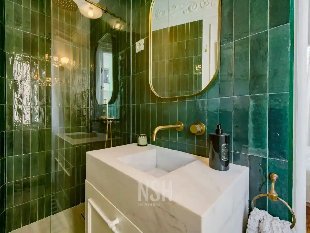 Bathroom of Flat for sale in  Madrid Capital  with Air Conditioner and Terrace