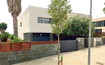 Exterior view of Single-family semi-detached for sale in Mataró  with Air Conditioner, Terrace and Swimming Pool