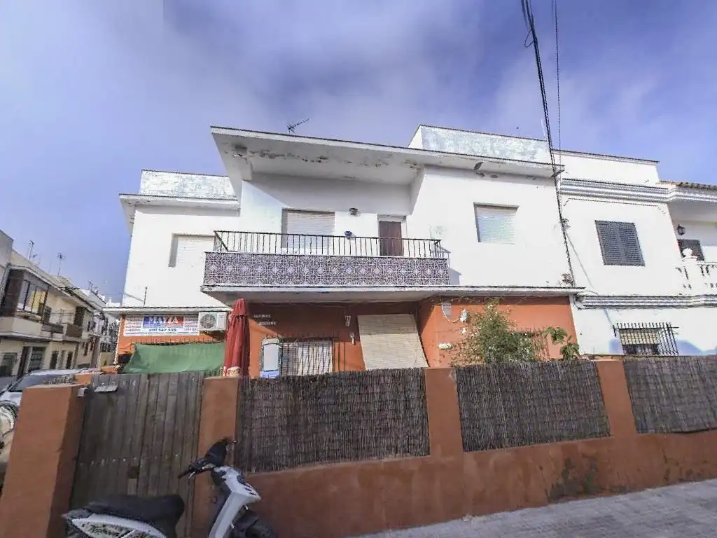 Terraced house with garden for sale in Calle Francisco Lara y Araujo 47