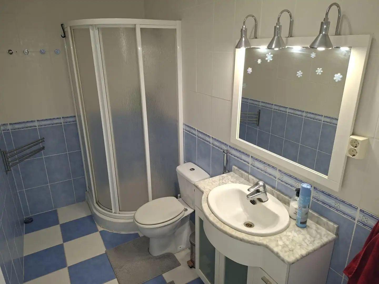 Badezimmer von Erdgeschoss zum Verkauf in Fuengirola mit Terrasse, Möbliert und Gemeinschaftspool
