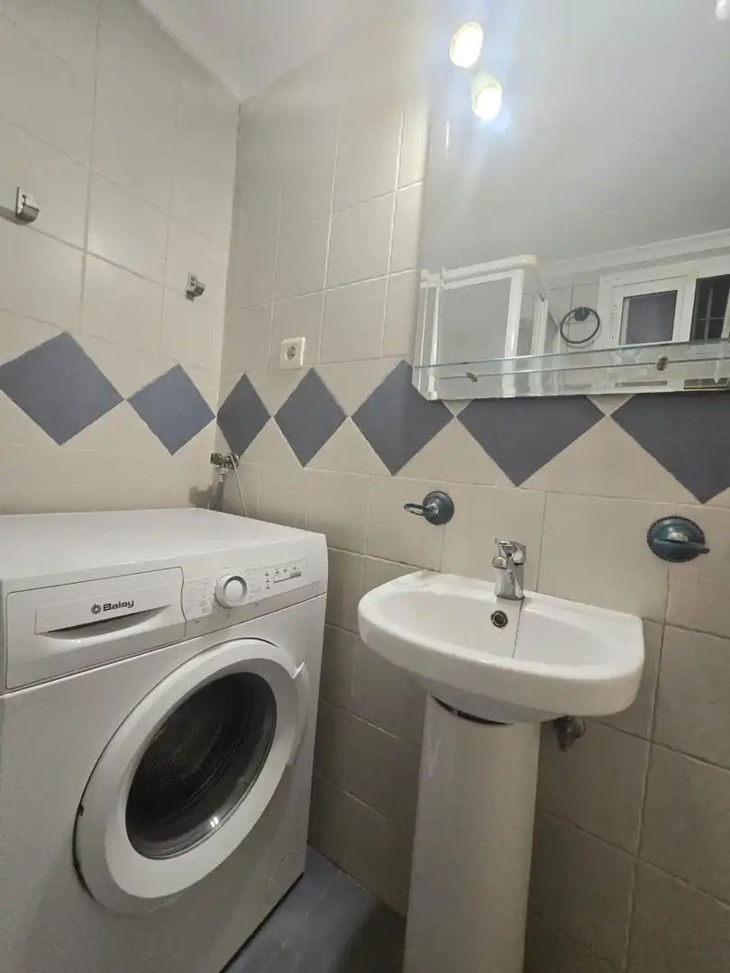 Baño de Estudio en venta en Benalmádena con Jardín privado, Amueblado y Piscina comunitaria