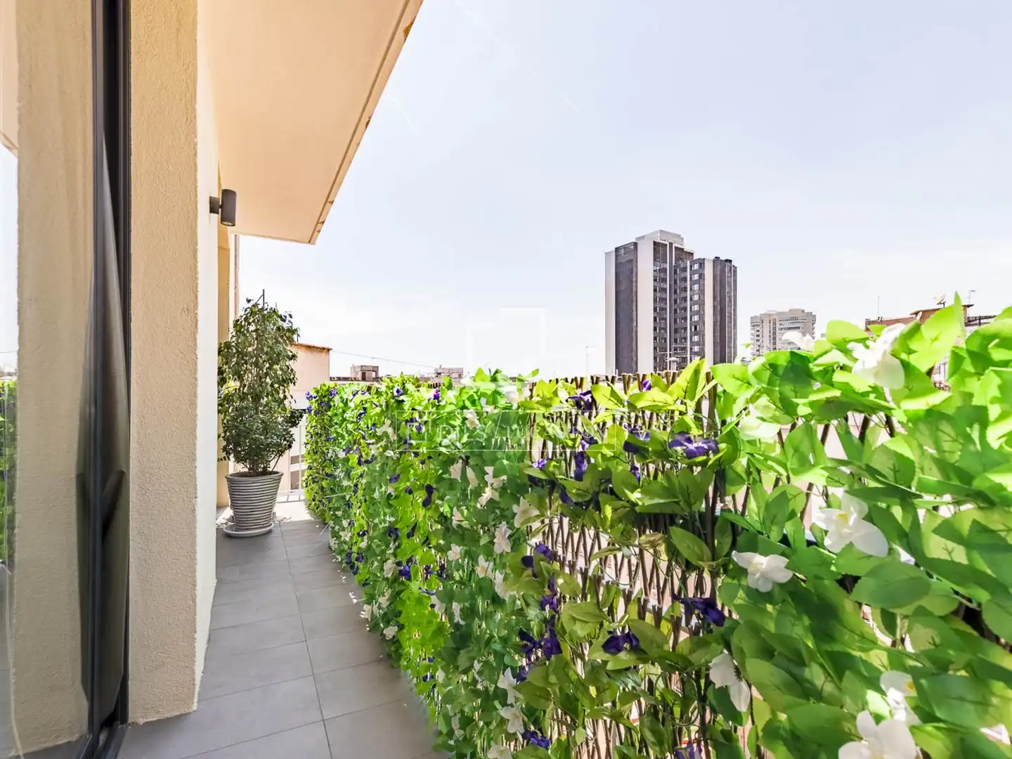Terrasse von Dachboden zum Verkauf in Martorell mit Klimaanlage, Terrasse und Schwimmbad