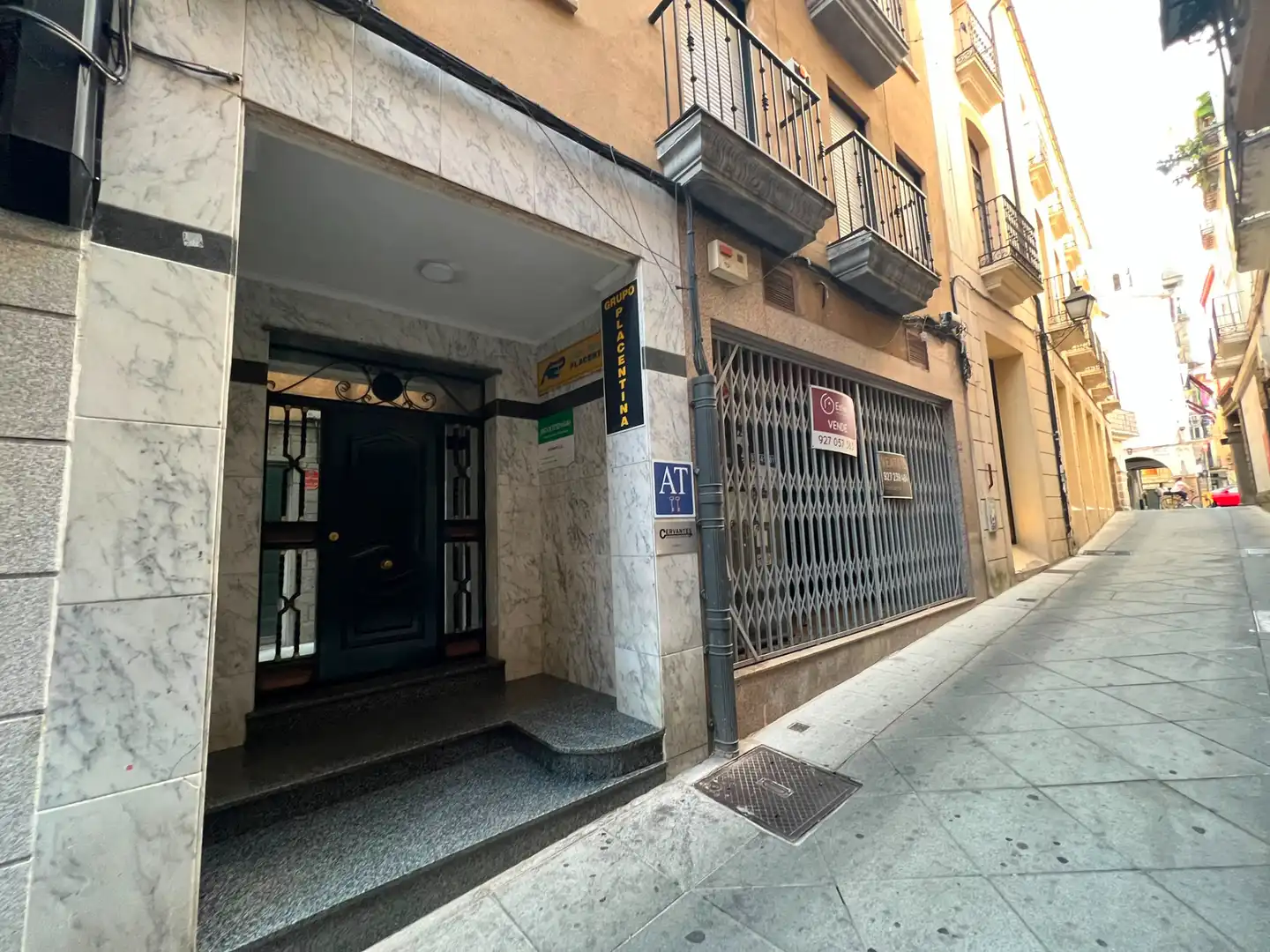 Business premises for sale in Calle Pedro Isidro, imagen 2
