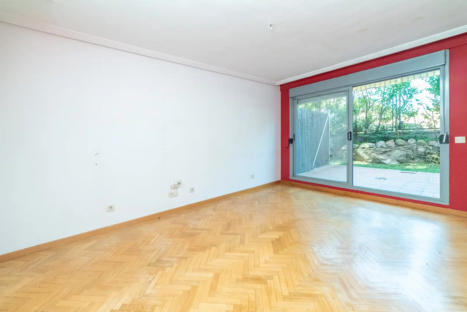 Sala de estar de Dúplex en venta en Torrelodones con Aire acondicionado, Calefacción y Jardín privado
