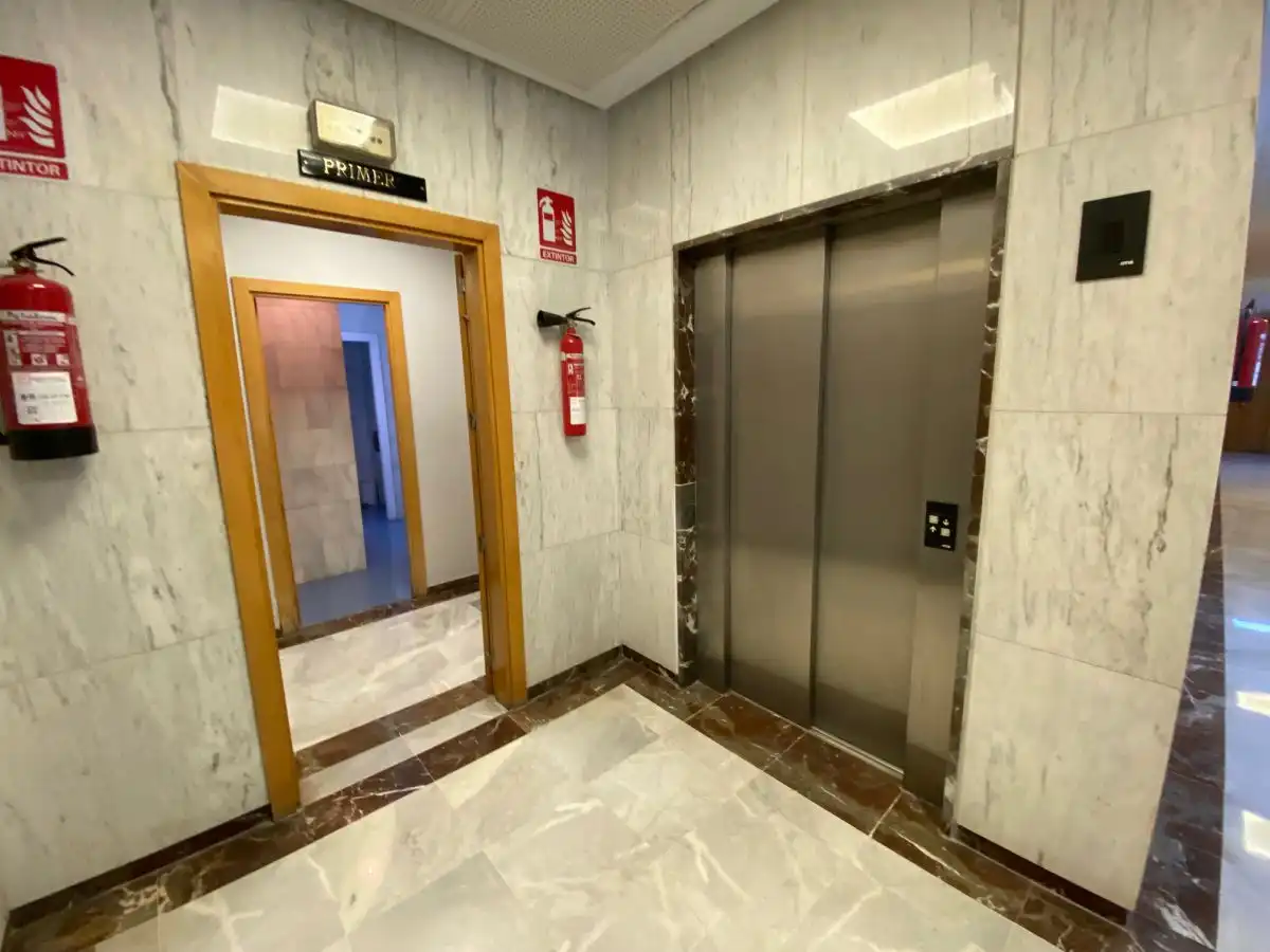 Büro zur Miete in Sevilla mit Klimaanlage