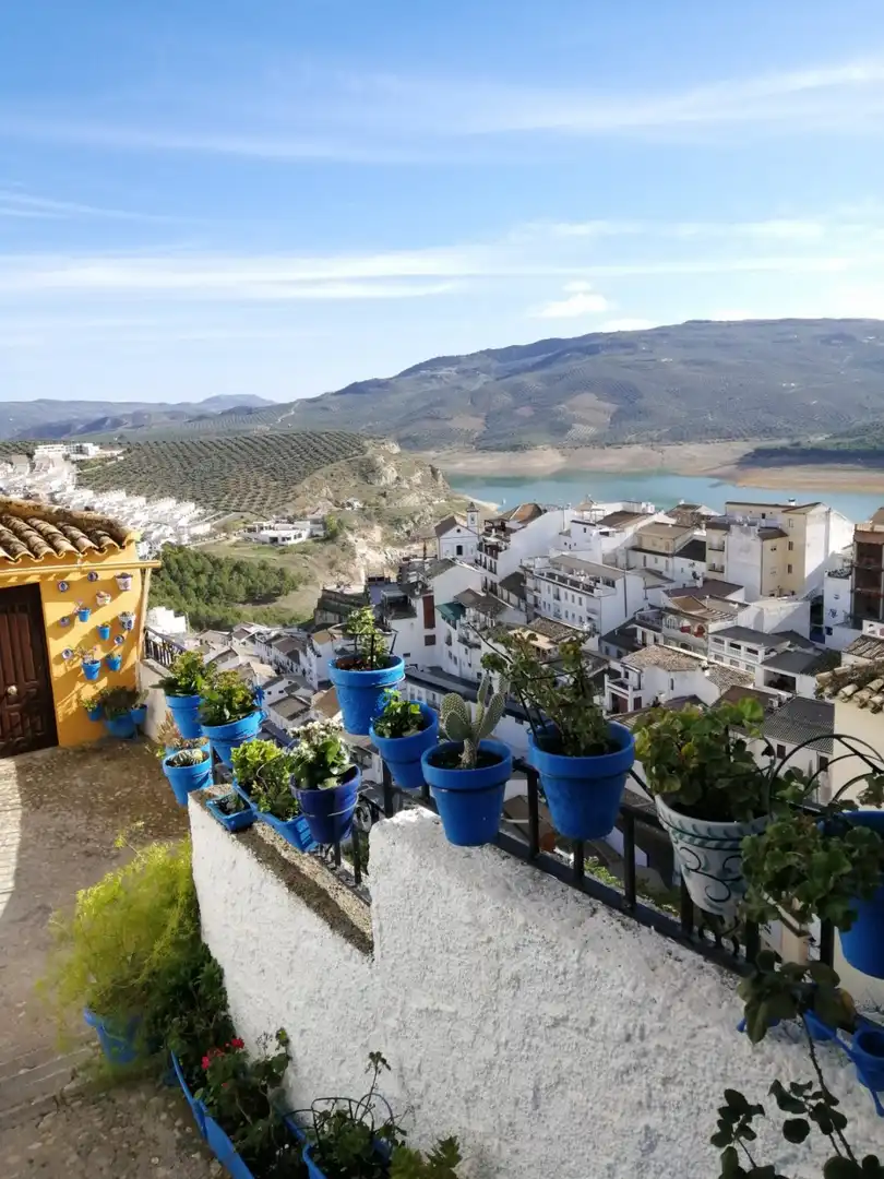 Country homes for sale in Iznájar
