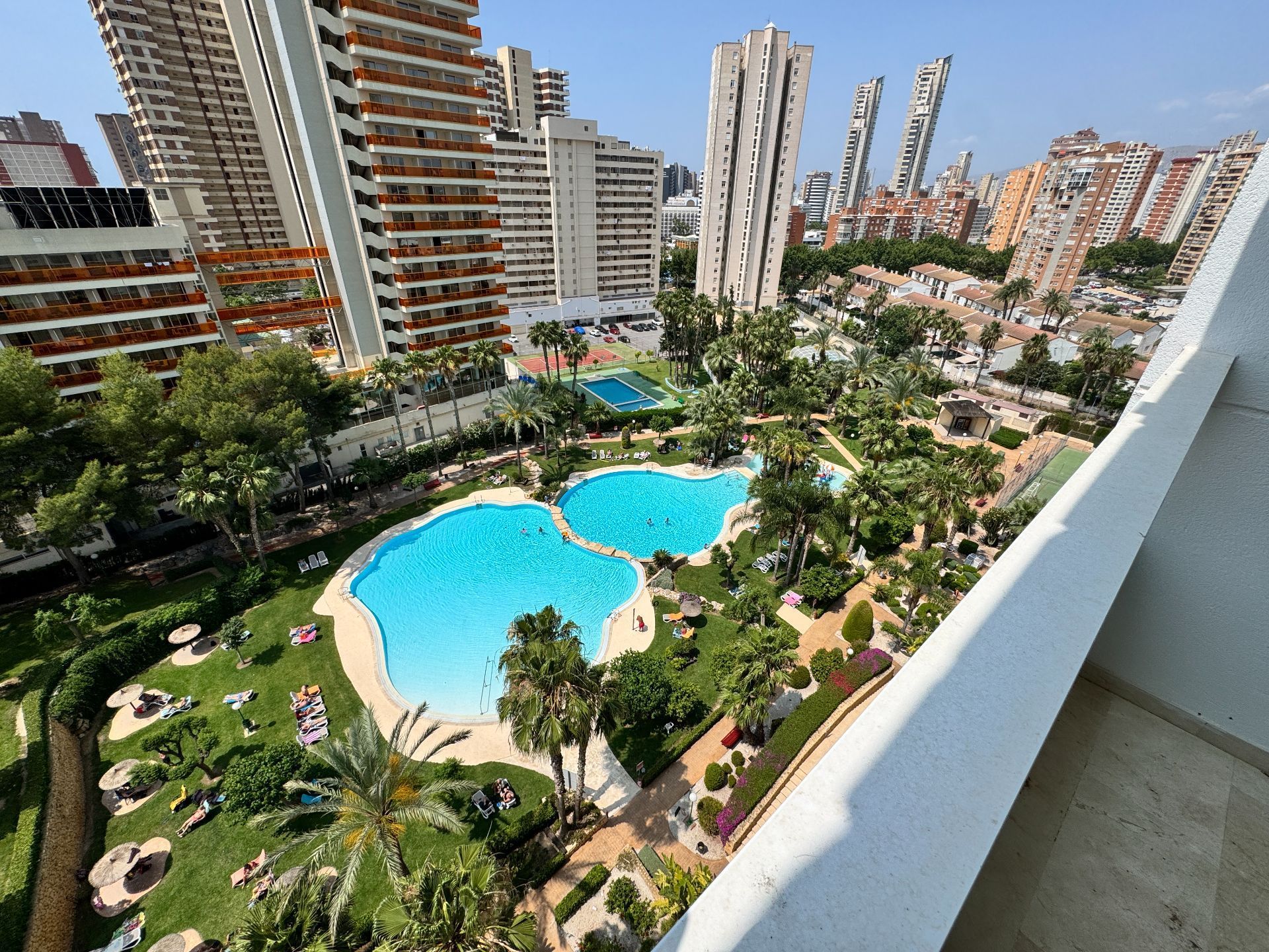 Swimming pool of Apartment to rent in Benidorm  with Air Conditioner, Terrace and Furnished