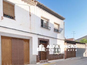 Xalet amb jardí en venda a Corrihuela 16