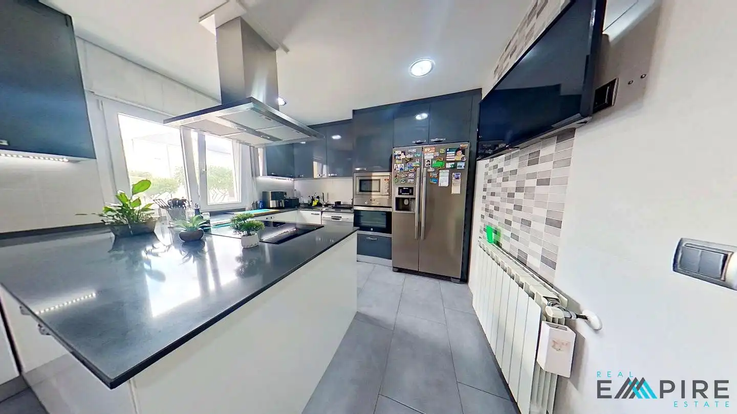 Semi-detached house with pool for sale in Ugena, imagen 31