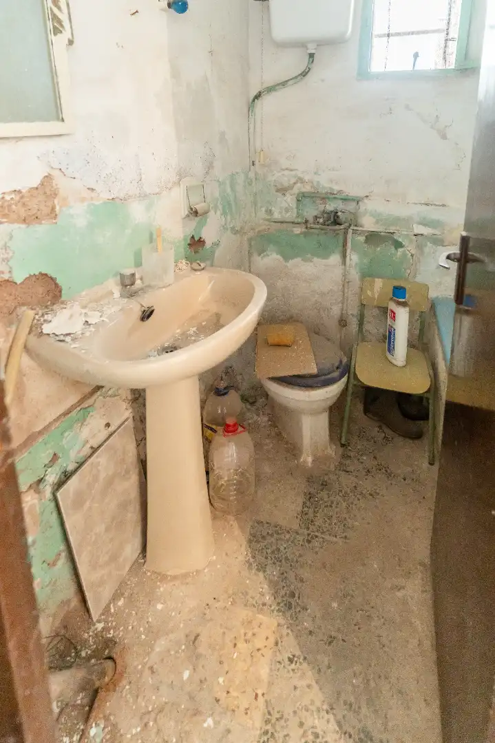 Bathroom of Houses for sale in Illueca  with Private garden, Terrace and Balcony