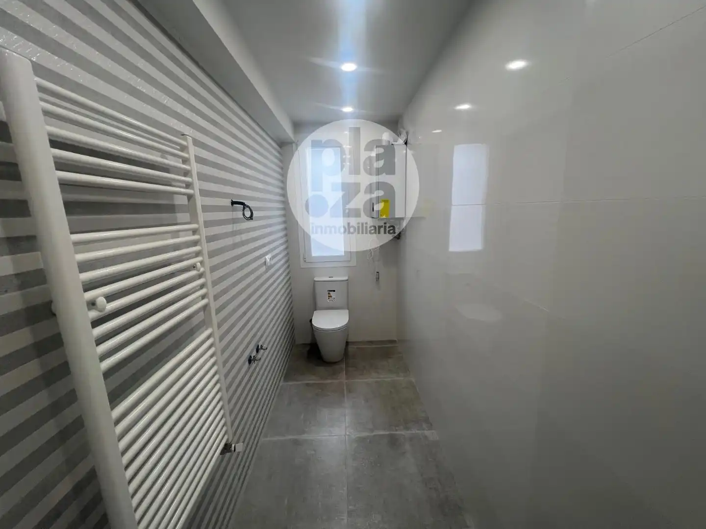 Bathroom of Flat for sale in Burgos  with Heating