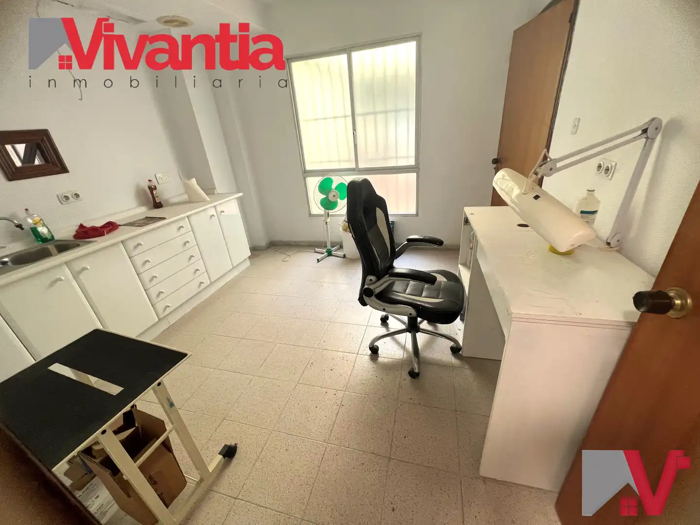 Büro zum Verkauf in Lorca mit Klimaanlage und Möbliert