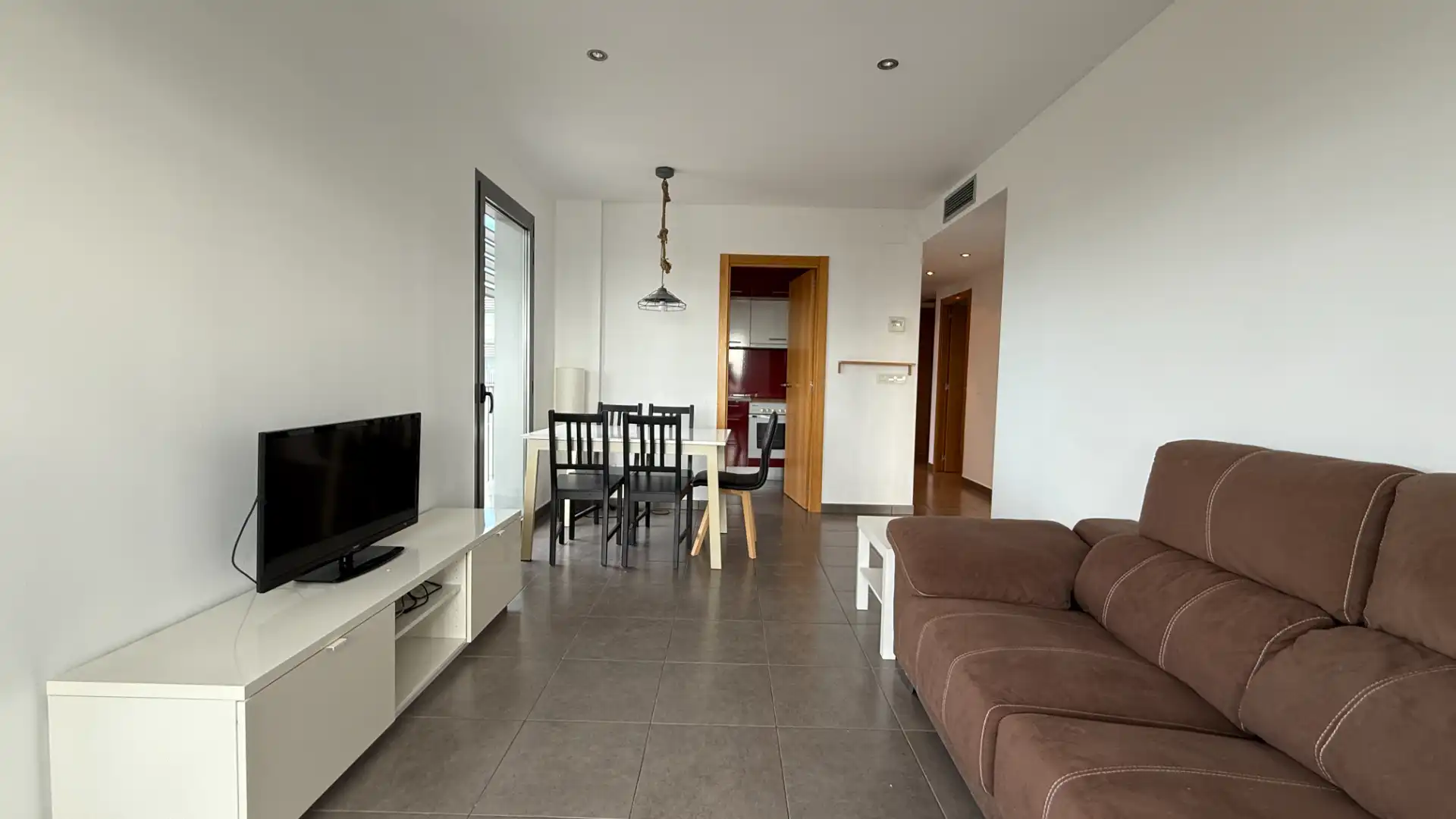 Sala de estar de Piso en venta en Castellón de la Plana / Castelló de la Plana con Aire acondicionado, Trastero y Amueblado