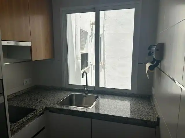 Cuina de Pis de lloguer en Córdoba amb Aire condicionat i Moblat