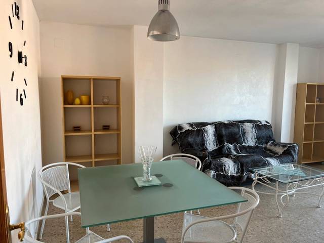 Piso en Venta en Calle Alcalde José Ballester en Estadio Castalia