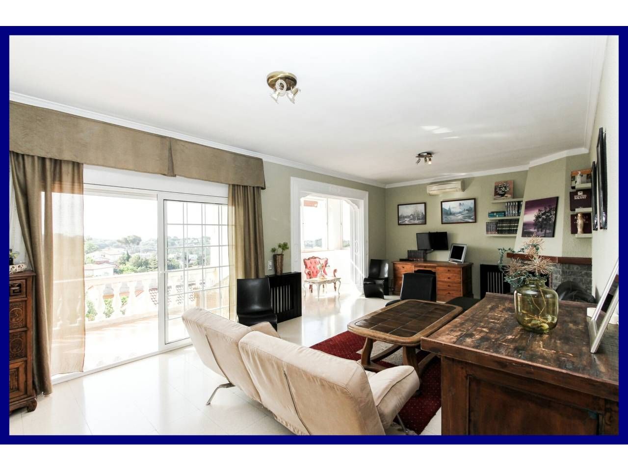Sala d'estar de Casa o xalet en venda en Lloret de Mar amb Aire condicionat, Calefacció i Jardí privat