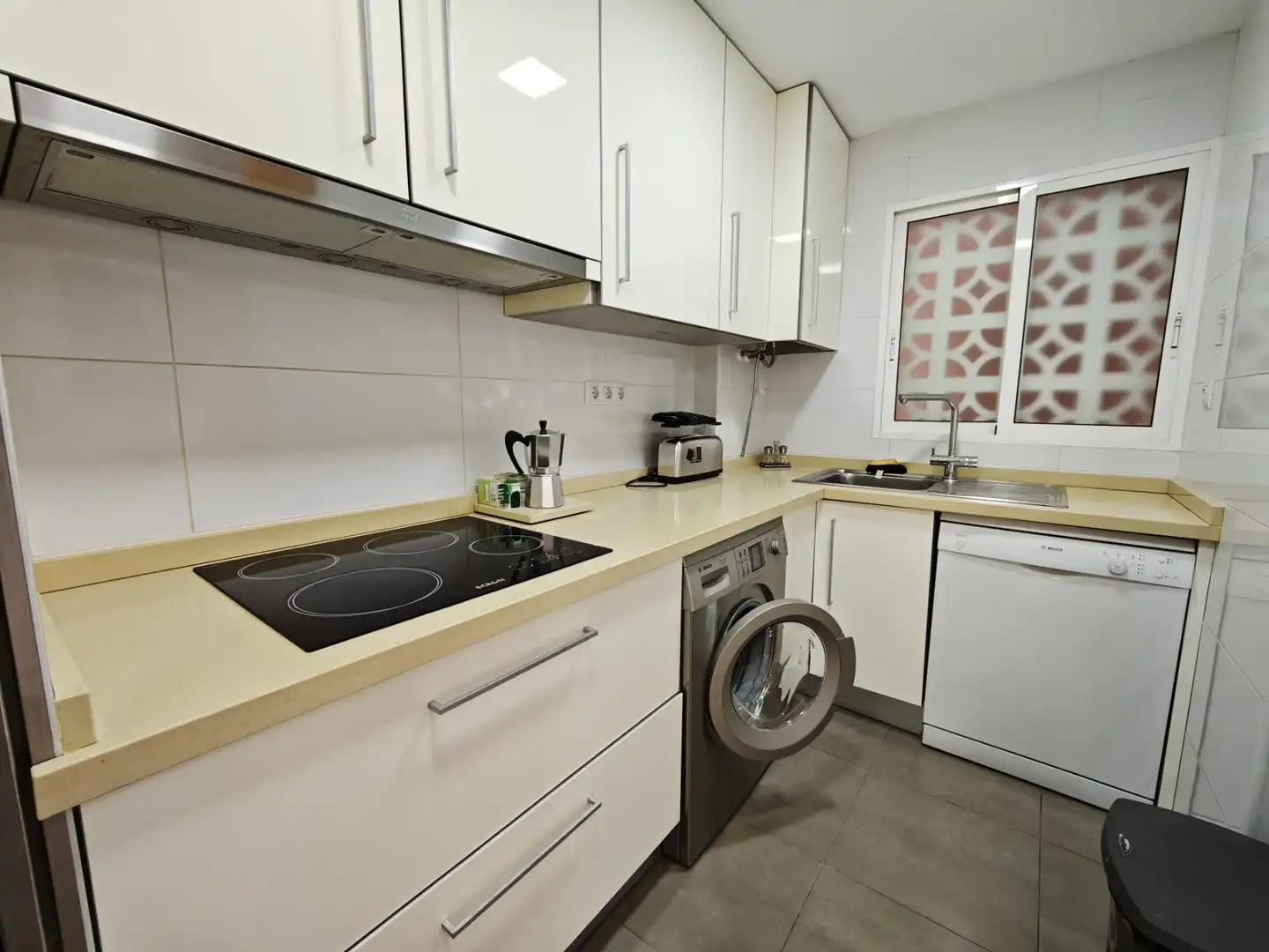 Cocina de Piso de alquiler en Elche / Elx con Amueblado y Piscina comunitaria