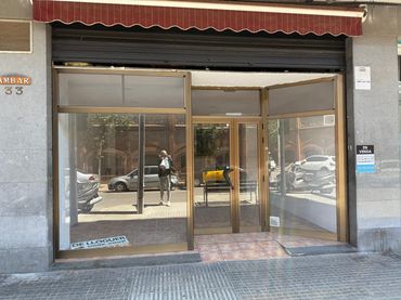 Locale commerciale in vendita a Carrer de Ramón y Cajal 67