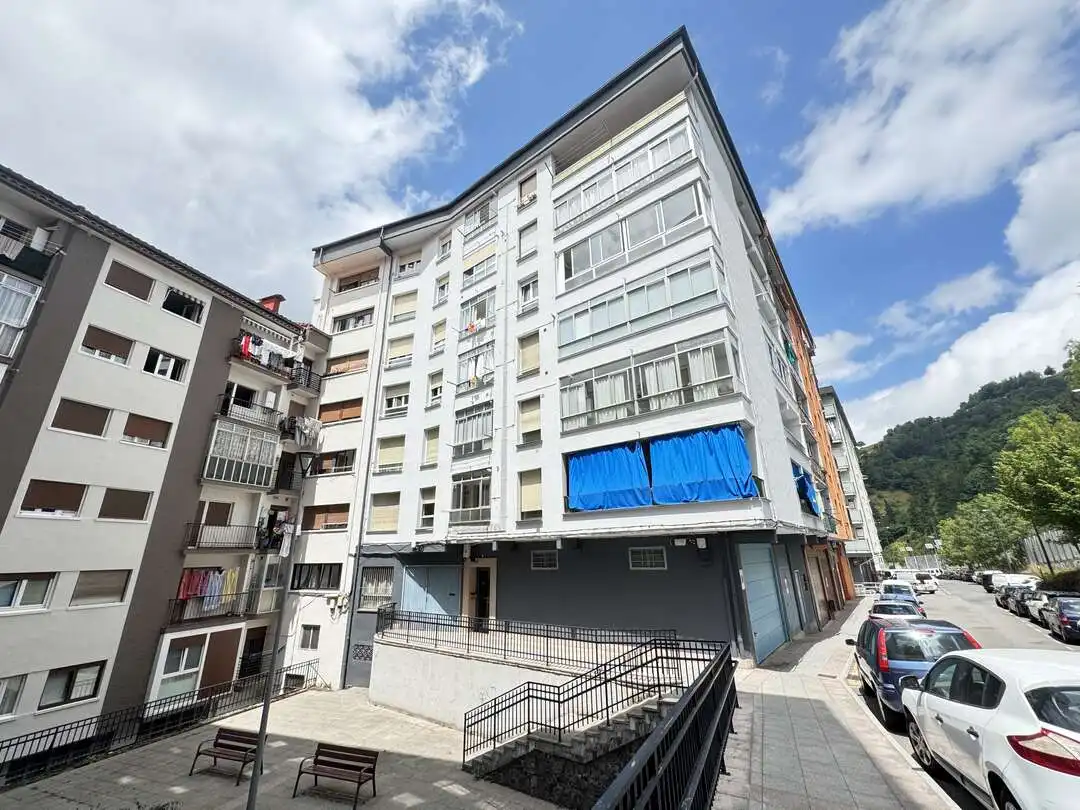 Appartamento con terrazza in vendita a Zumarraga