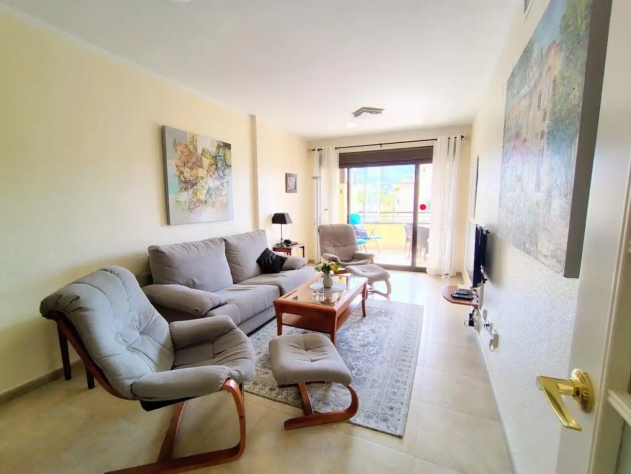 Sala d'estar de Apartament en venda en L'Alfàs del Pi amb Aire condicionat, Moblat i Piscina comunitària