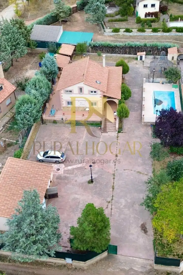 Houses for sale in Molina de Aragón  with Private garden, Parquet flooring and Storage room
