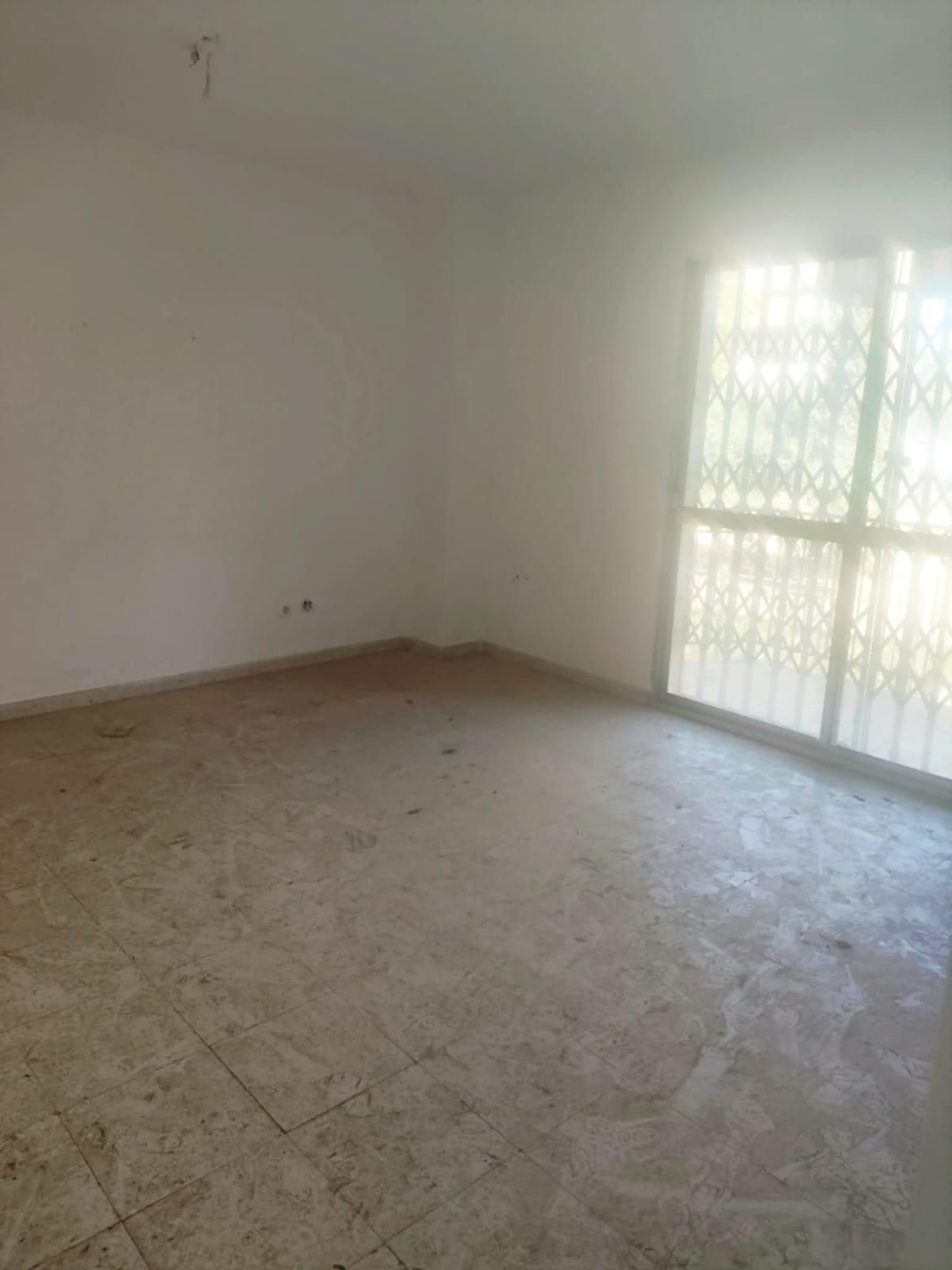 Living room of Flat for sale in  Sevilla Capital  with Terrace and Balcony