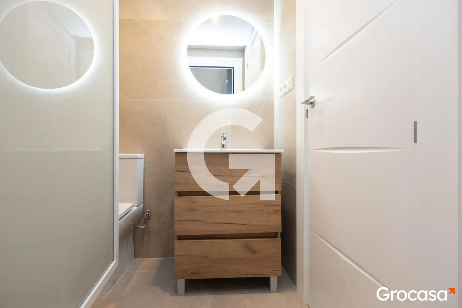 Bathroom of Flat for sale in Sant Vicenç Dels Horts  with Air Conditioner, Heating and Oven