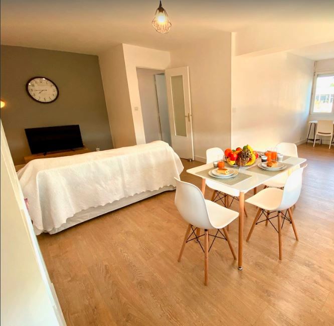 Bedroom of Flat to rent in Sanlúcar de Barrameda  with Furnished, TV and Pets allowed